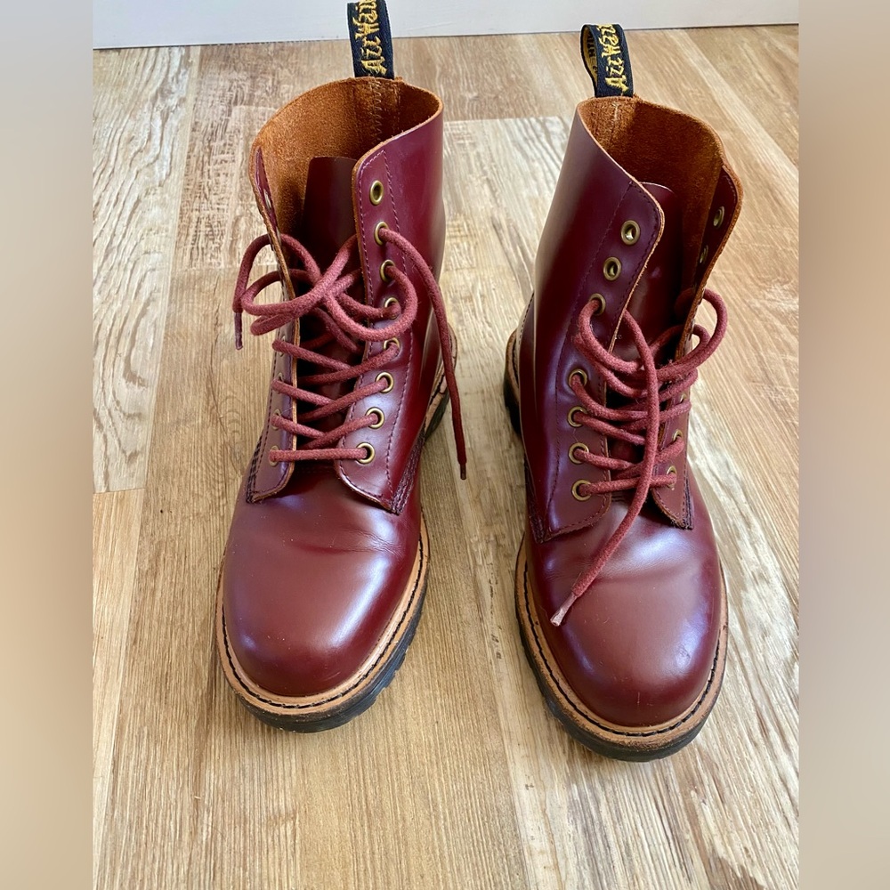 Limited Edition - Dr Marten Pascal Combat Boots Women’s Sz 8 AirWear Oxblood